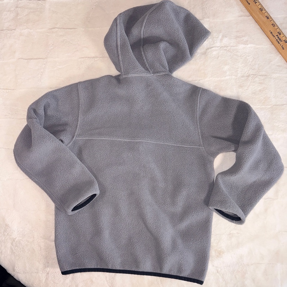Patagonia Kids Light Gray Hooded Synchilla Full Zip Fleece - small - Picture 3 of 6